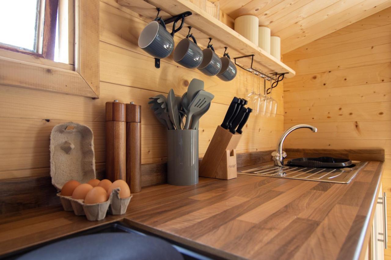 Choller Lake Lodges - Primrose Cabin With Private Hot Tub Arundel Exterior foto